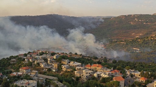 Vue aérienne d’un feu de forêt dans le Metn, région du Mont-Liban, le 9 octobre (AFP)