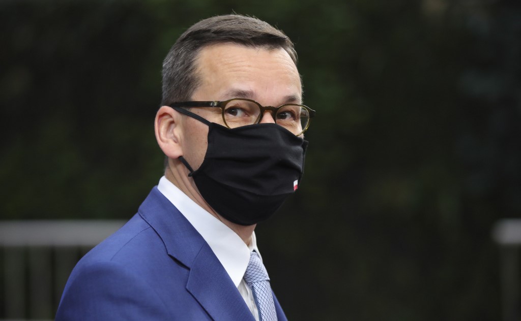 Le Premier ministre polonais Mateusz Morawiecki arrive au deuxième jour du sommet de l'Union européenne. (OlivierMATTHYS/POOL/AFP)