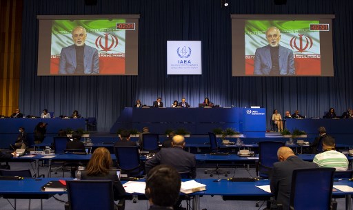 Le vice-président de l’énergie atomique iranienne, Ali Akbar Salehi, s’exprimant à l’écran lors de 64e conférence générale de l’AIEA à Vienne le 21 septembre (Joe Klamar/AFP)