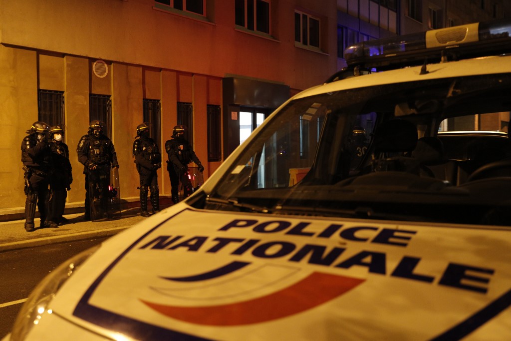 Croix gammées à Paris : le suspect transféré à l'infirmerie psychiatrique