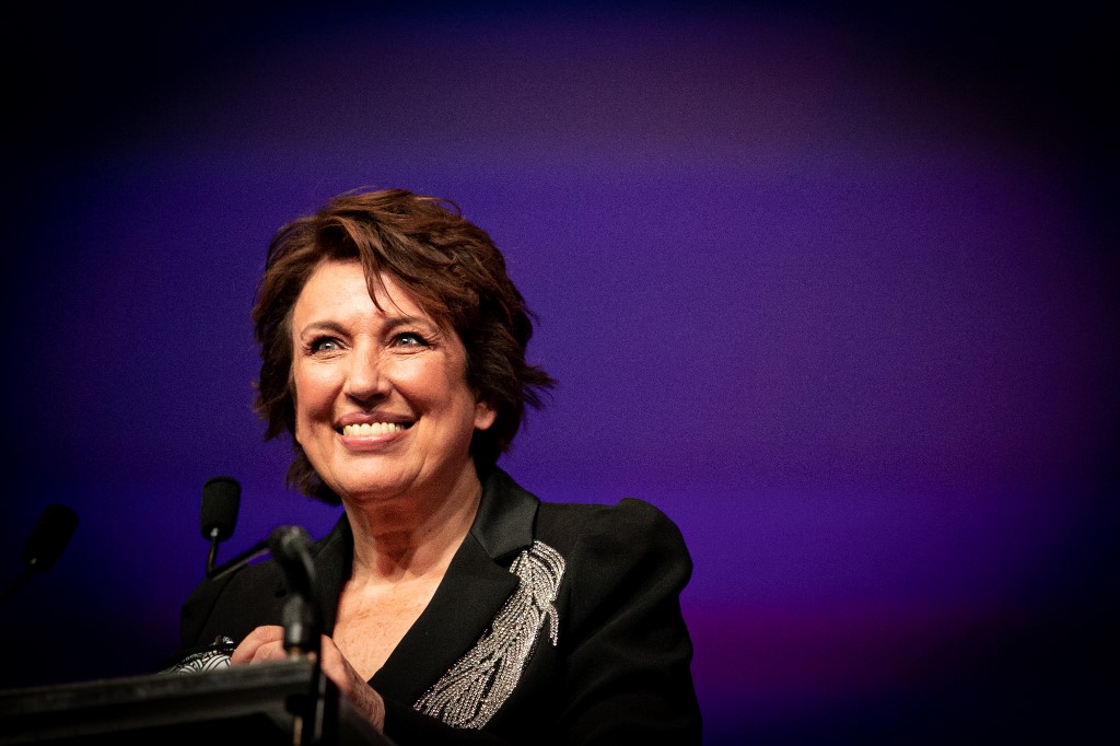 Assouplissement du couvre-feu pour les spectacles, Bachelot tente une médiation