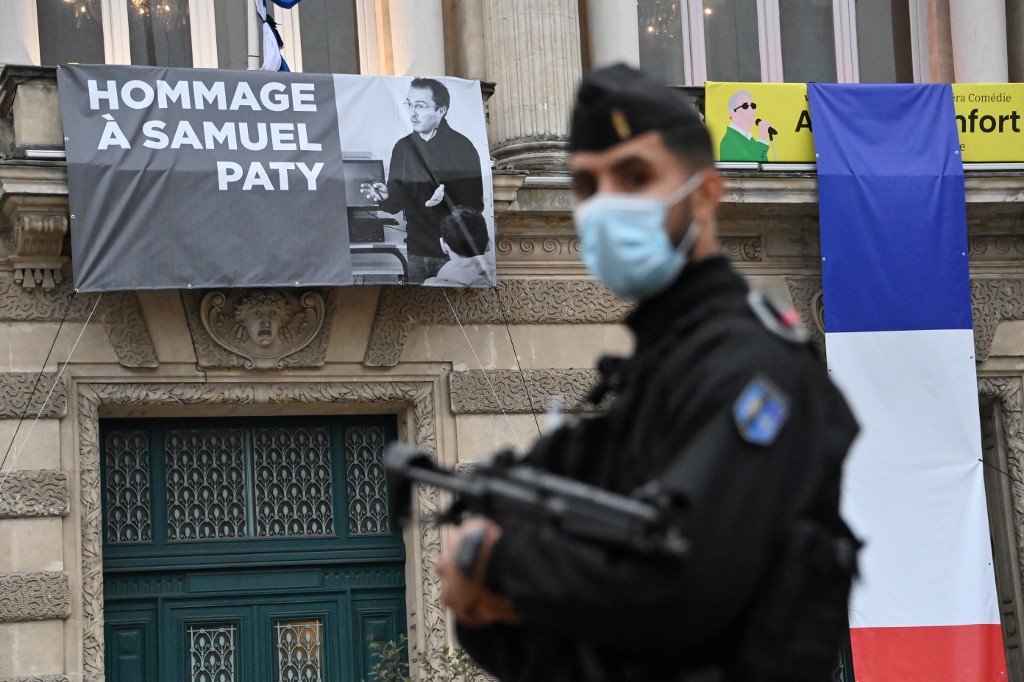 Le meurtrier de Samuel Paty était en contact avec un djihadiste en Syrie