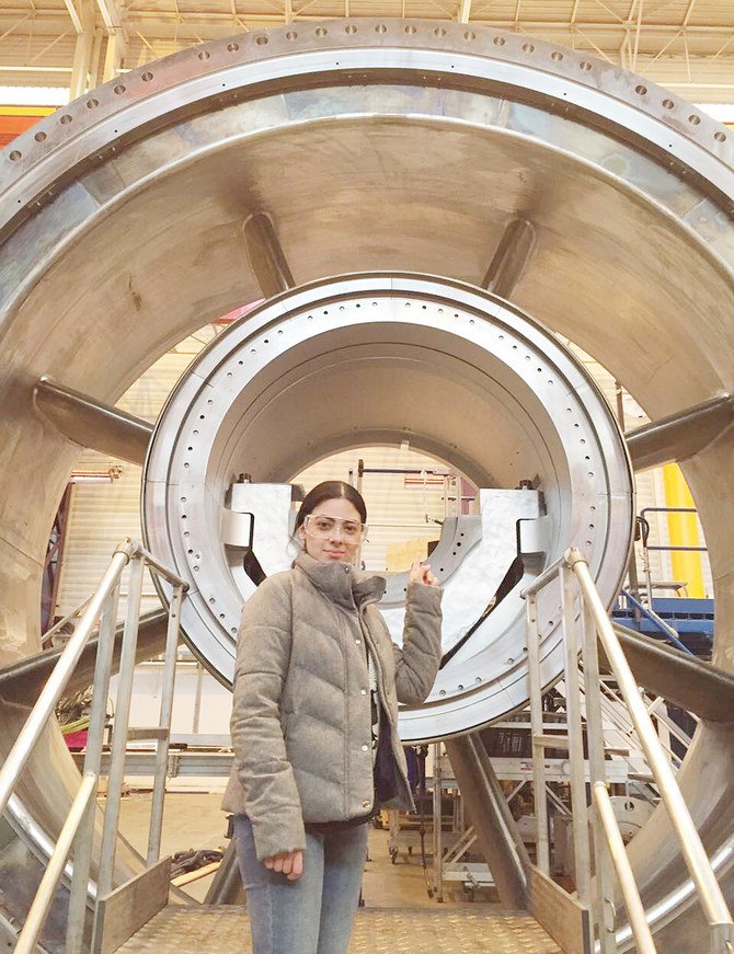 Mme Al-Rammah occupe un poste de directeur commercial chez GE Gas Power. Selon elle, jamais elle ne s'est sentie inférieure à ses collègues hommes, bien qu'elle soit la seule femme de l'équipe. (Photo fournie)