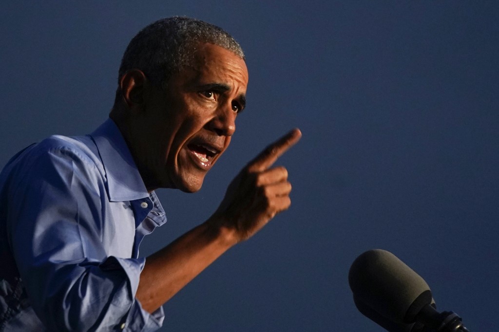 "Donald Trump ne va pas soudainement nous protéger. Il n'est même pas capable de prendre les précautions les plus élémentaires pour se protéger lui-même", a ironisé l'ancien président Barack Obama (AFP)