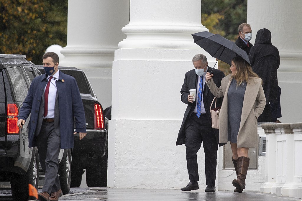 Le chef de cabinet de la Maison Blanche, Mark Meadows, se rendant aux rassemblements électoraux dans le New Hampshire. (AFP)