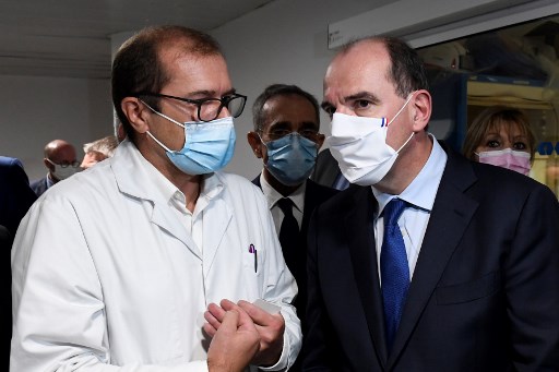 Covid-19: plus de 50 000 nouveaux cas en vingt-quatre heures en France, nouveau record