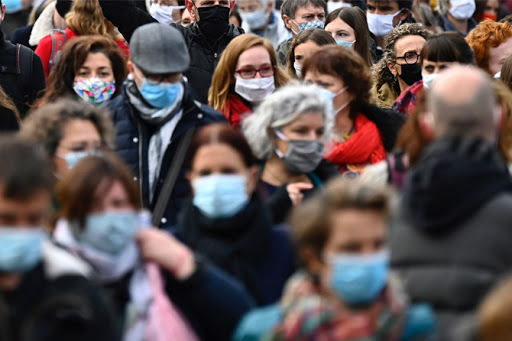 Émotion et hommage rendu au professeur décapité au procès Charlie Hebdo