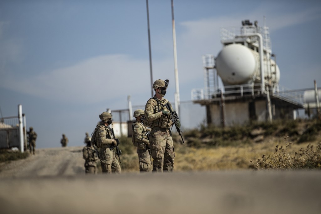 Le porte-parole du FLN, Naji Moustafa, a qualifié ces frappes de « réponse immédiate et directe au crime » de la veille, précisant à l'AFP que les tirs avaient ciblé des forces du régime notamment dans le sud d'Idleb et le nord de Hama. (AFP)