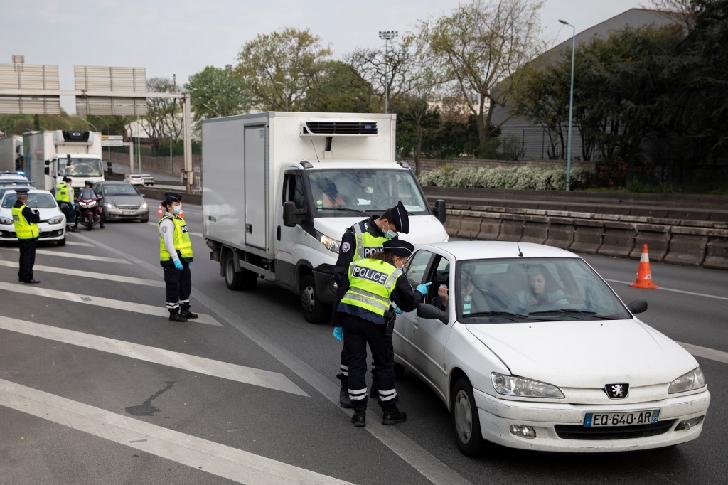 Un confinement total coûterait 2 à 2,5 points de PIB par mois à l'économie française