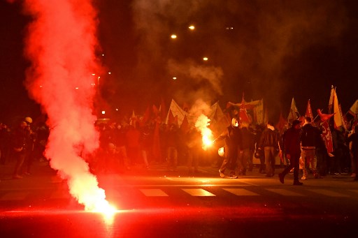 Coronavirus: heurts à Rome entre manifestants et police italienne