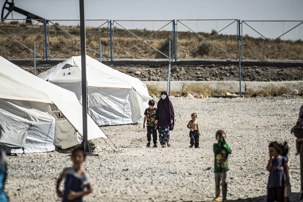 Une délégation officielle albanaise s'était rendue jeudi dernier dans le nord-est syrien où elle a rencontré des responsables kurdes, a indiqué sur Facebook le département des Affaires étrangères de l'administration semi-autonome kurde, sans toutefois évoquer le rapatriement d'enfants. (AFP)