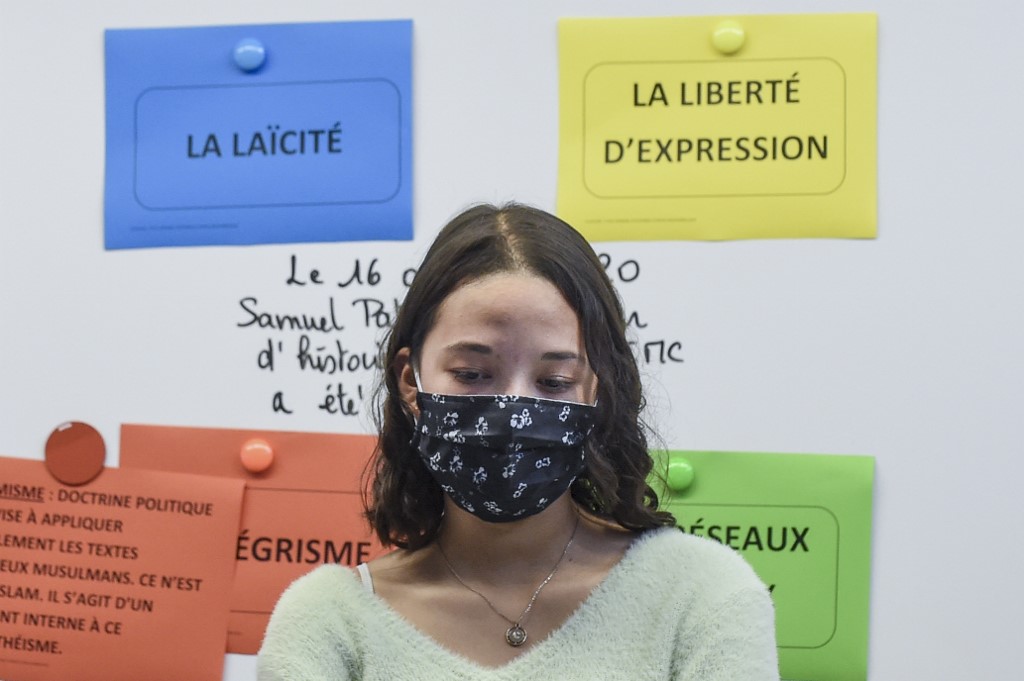 Une minute de silence "très respectueuse" dans les écoles pour Samuel Paty