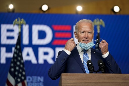 Biden aux portes de la Maison Blanche, Trump engage la bataille judiciaire