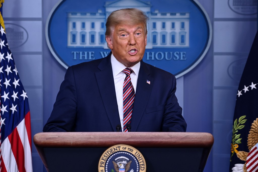 Trump dénonce un «vol» de l’élection, Biden se rapproche de la victoire