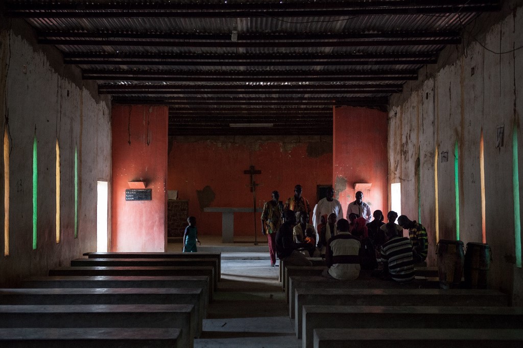 Des fidèles dans une église du Cameroun. (AFP)