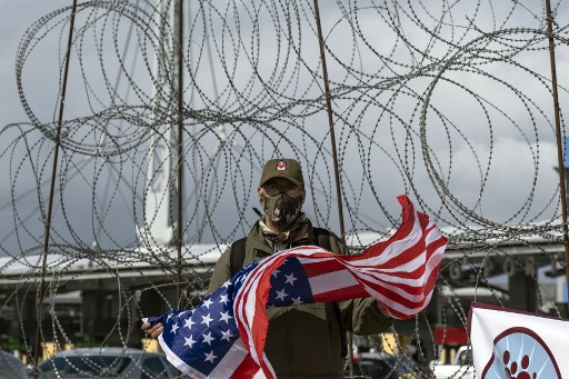 A la frontière entre le Mexique et les Etats-Unis, la liesse de migrants