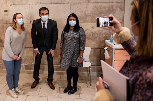 Covid-19: le ministre de la Santé voit un "frémissement" dans les chiffres