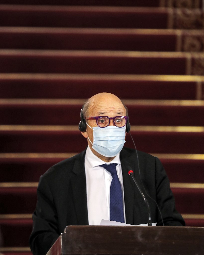 Jean Yves Le Drian a souligné « l'importance de mettre un terme aux ingérences étrangères en Libye et (le fait que) le Maroc doive faire partie prenante de toutes les initiatives internationales sur la question libyenne ». (AFP)