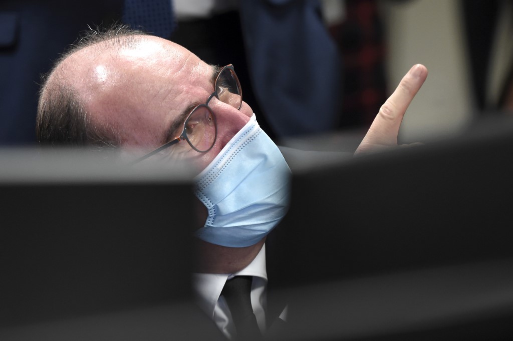 Covid-19: Castex prépare des "règles" pour le pays sur "le temps long"