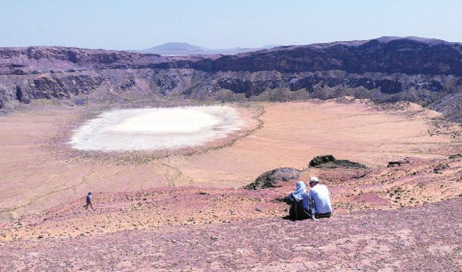 Le village saoudien vieux de plusieurs siècles au sommet d'un cratère volcanique