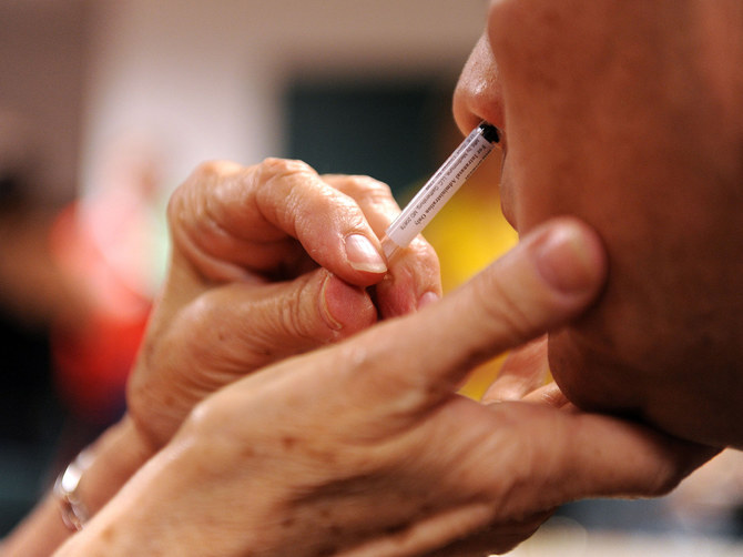 Des scientifiques britanniques développent un vaporisateur nasal anti-Covid