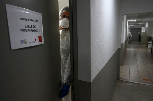 Covid-19: le pic de la seconde vague a sans doute été franchi en France