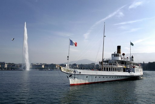Le célèbre jet d'eau de Genève sort du confinement avec les coiffeurs et les tatoueurs