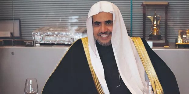 Le secrétaire général de la Ligue islamique mondiale : «Les musulmans doivent respecter les lois» françaises