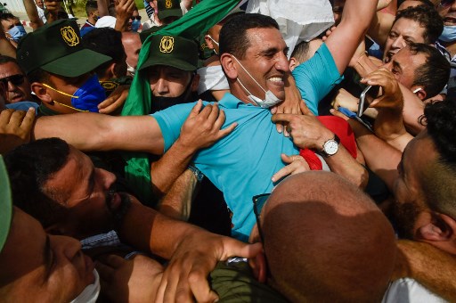 Karim Tabbou, figure du Hirak algérien, interpelle Macron