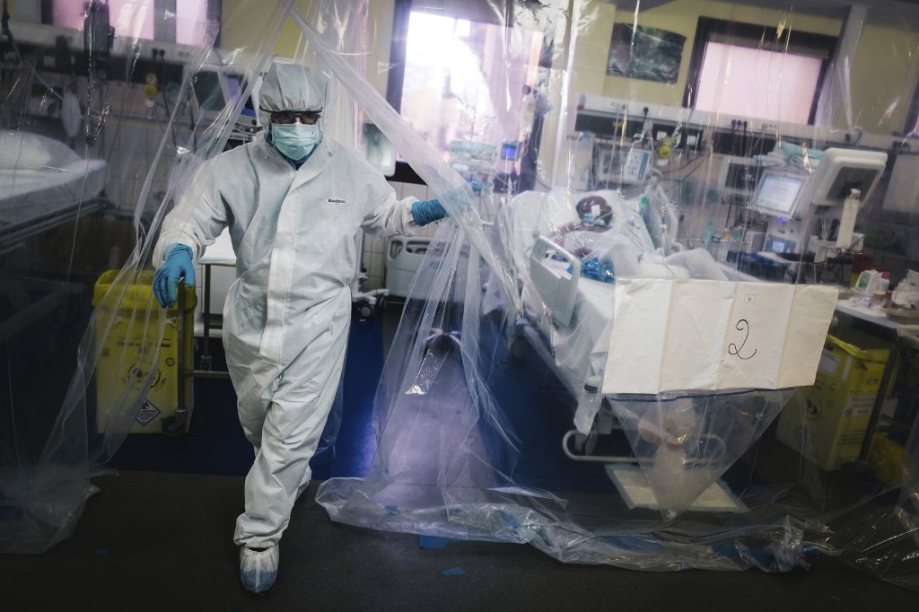 Les hôpitaux publics entament une «reprogrammation très, très prudente» des activités chirurgicales et médicales hors Covid-19, a indiqué mardi la Fédération hospitalière de France (FHF). (AFP)