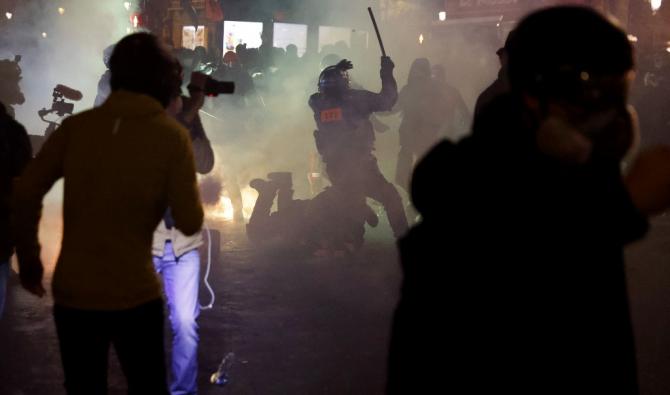 Manifestations contre une loi sécuritaire en France, secouée par les violences policières