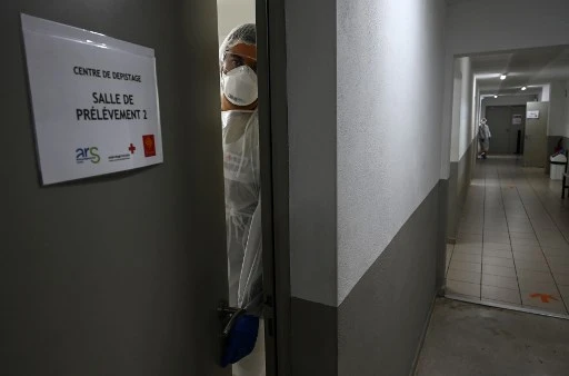 Covid-19: le pic de la seconde vague a sans doute été franchi en France