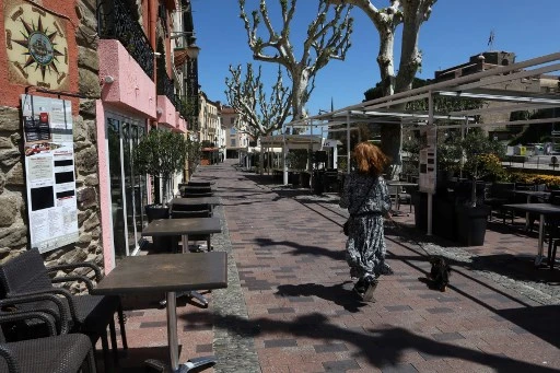 Covid-19: le pic de la 2e vague sans doute franchi en France, les commerces impatients de rouvrir