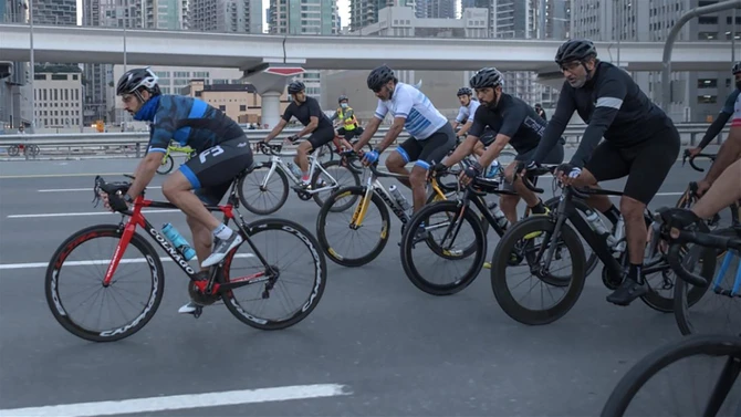 Cheikh Hamdan bin Mohammed, prince héritier de Dubaï, participe au Dubai Ride Challenge le vendredi 20 novembre 2020 (Capture d'écran)