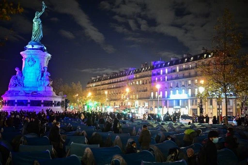 Un nouveau camp de migrants au cœur de Paris aussitôt démantelé