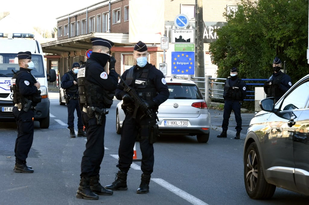 Le régime iranien est désigné, tant par les services de renseignements européens que par l’enquête menée par la justice belge, comme le commanditaire de cette attaque, empêchée in extremis grâce à l’arrestation des porteurs de la bombe. (FRANCOIS LO PRESTI / AFP).