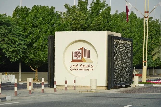Un expert en santé publique australien détenu sans inculpation au Qatar
