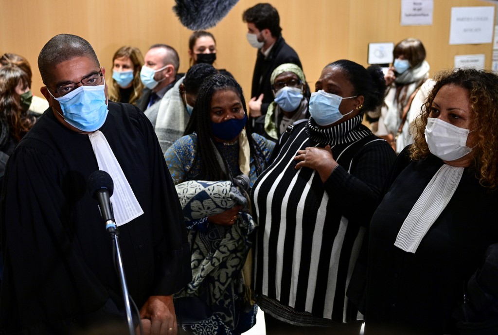 L'avocat de la famille de Clarissa Jean-Philippe, une policière française tuée le 8 janvier 2015, s'entretient avec la presse au palais de justice de Paris. (AFP)
