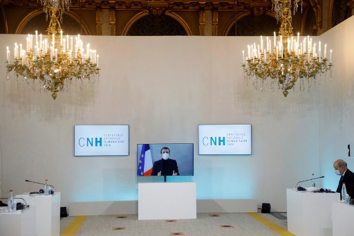 Covid-19: état de santé «stable» et examens «rassurants» pour Macron