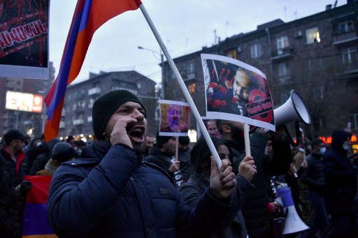 Arménie: vaste procession en hommage aux victimes du conflit du Karabakh