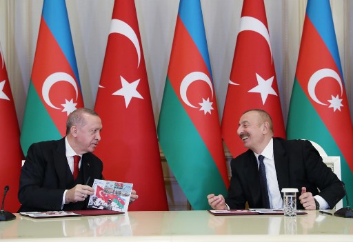 Qu'est-ce qui incite la Turquie et l'Iran à traverser la tempête de poèmes ?