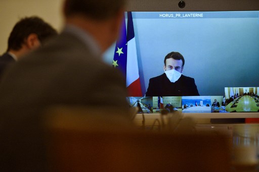 Covid-19: Macron invite à «redoubler de vigilance»