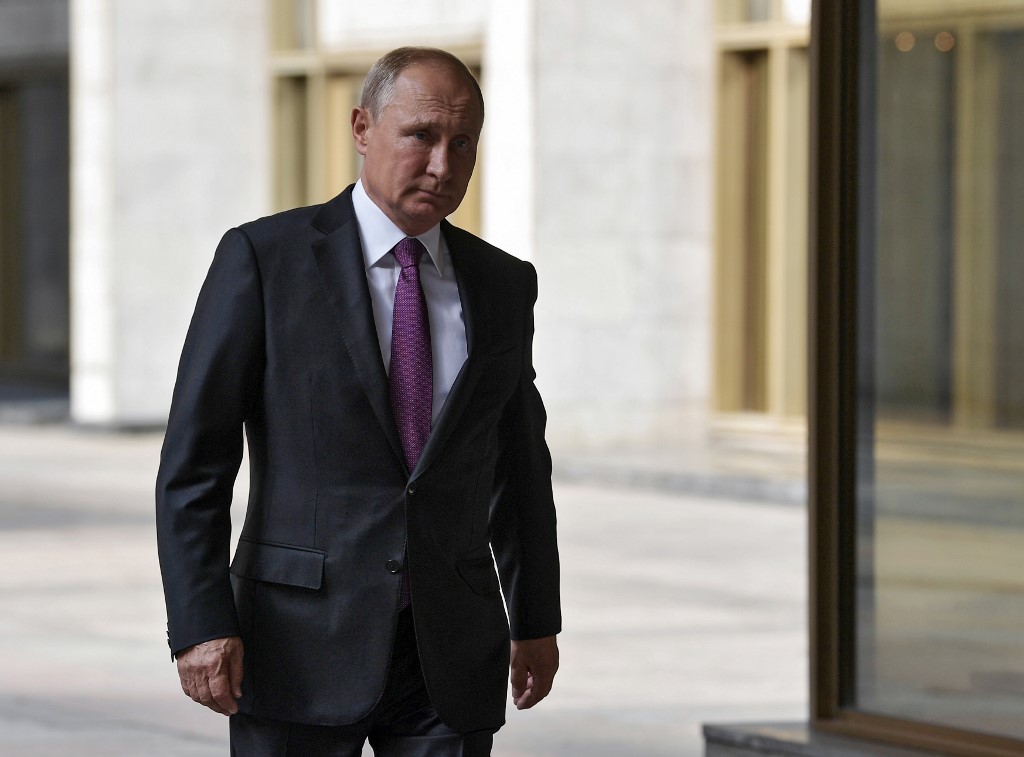 Poutine signe une loi donnant une immunité à vie aux anciens présidents