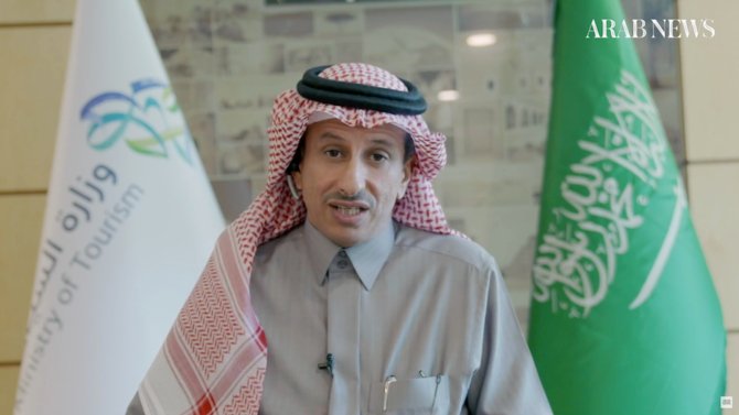 Le ministre saoudien du tourisme saoudien parle d'alcool et de l'autorisation des maillots de bain pour les visiteurs du Royaume