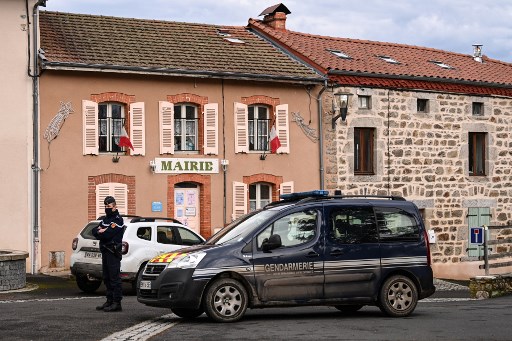 Trois gendarmes tués, un quatrième blessé par un forcené dans le Puy-de-Dôme