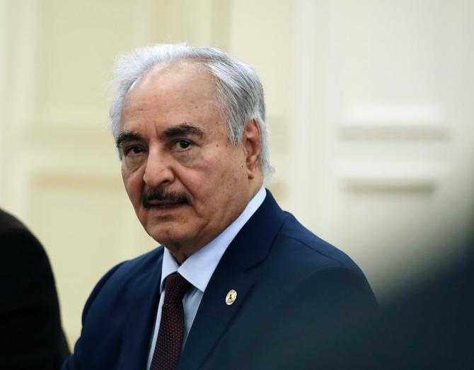 Khalifa Haftar menace de recourir à la force contre les troupes turques si Ankara continue à s'ingérer en Libye. (AP)