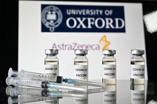 Arrivée des premiers vaccins anti-Covid dans l'UE, le variant britannique s'étend