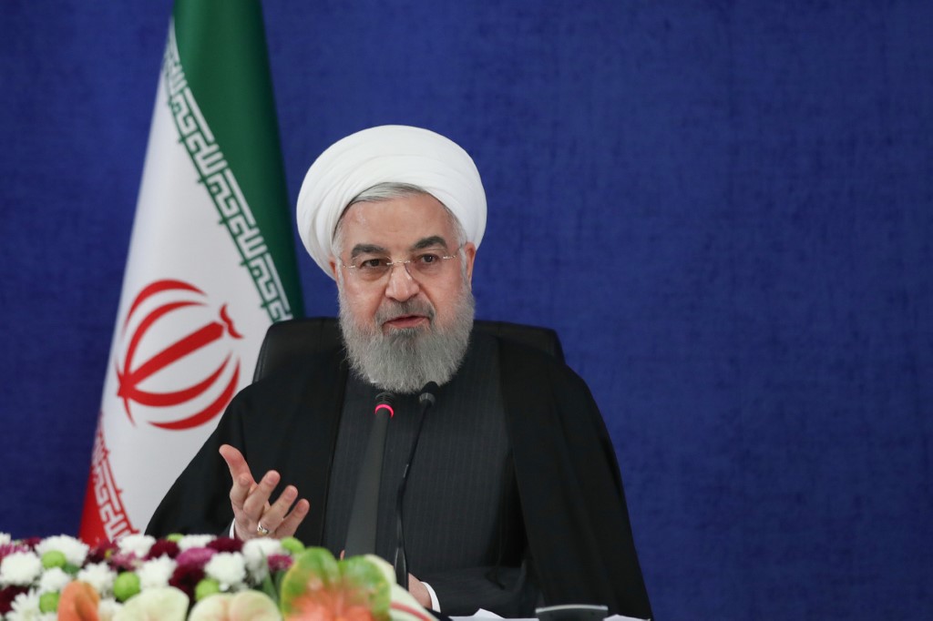Une photo fournie par la présidence iranienne le 26 décembre 2020 montre le président Hassan Rohani présidant la réunion hebdomadaire du groupe de travail sur les coronavirus dans la capitale Téhéran. (AFP)