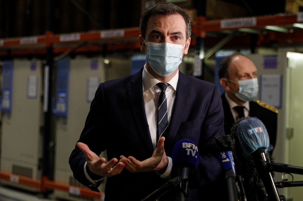Covid: Véran n'exclut pas un 3e confinement en cas d'aggravation