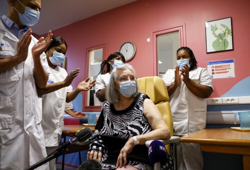 Vaccin anti-Covid-19: trois temps et 15 millions de vaccinés d'ici l'été
